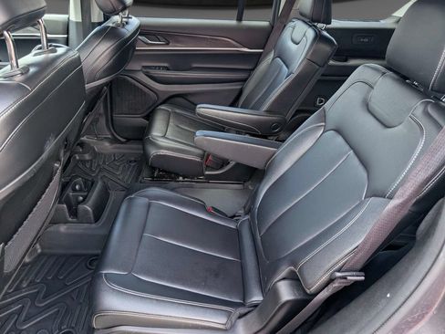 Used 2023 Jeep Grand Cherokee L Limited RWD image 18