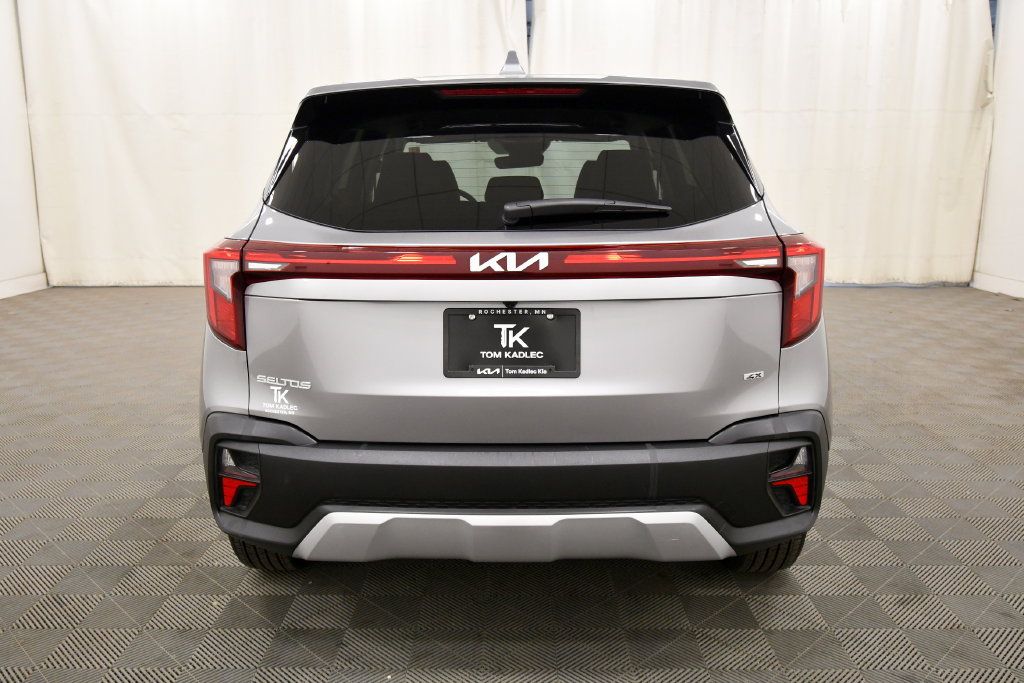 Used 2026 Kia Seltos LX AWD/4WD image 6