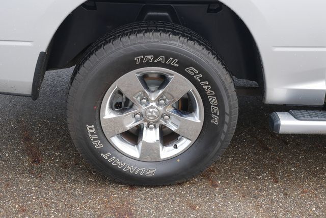 Used 2017 RAM 1500 Express AWD/4WD image 11