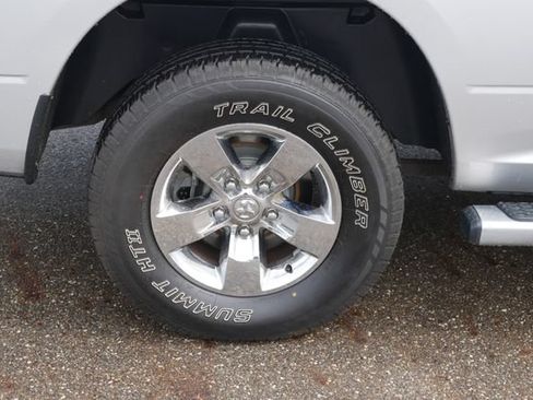 Used 2017 RAM 1500 Express AWD/4WD image 11