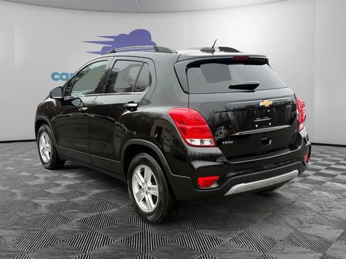Used 2020 Chevrolet Trax LT w/ LT Convenience Package image 3