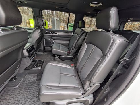 New 2026 Jeep Grand Wagoneer 4WD w/ Premium Group I image 25