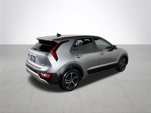 Certified 2024 Kia Niro LX FWD image 7