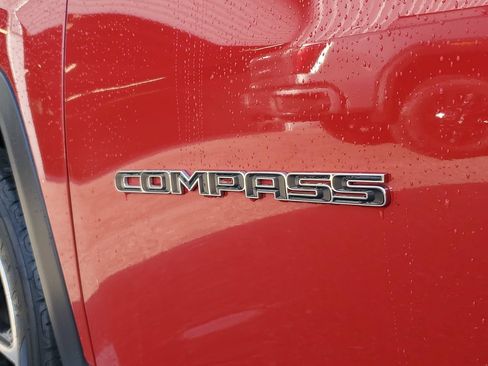 Used 2019 Jeep Compass Latitude FWD image 7