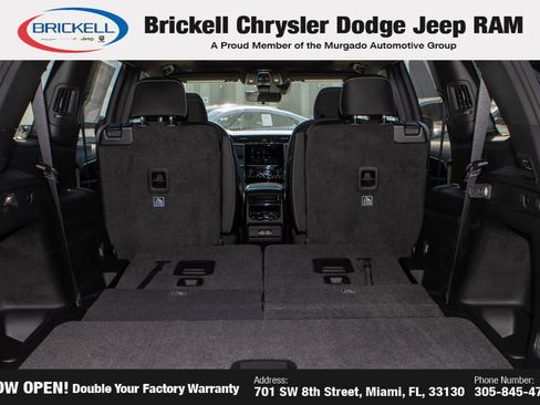 New 2025 Jeep Grand Cherokee L Laredo image 10