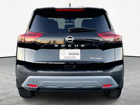Used 2023 Nissan Rogue SV image 6