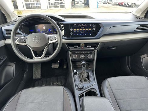 Used 2022 Volkswagen Taos SE image 11