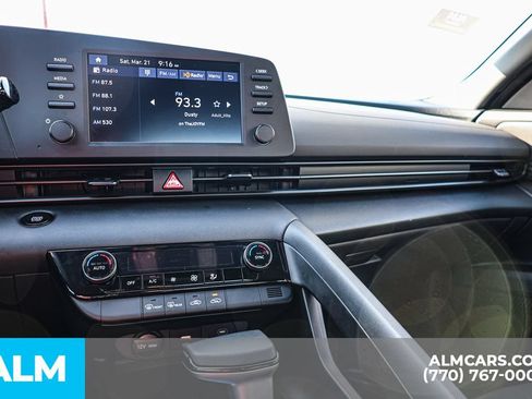 Used 2025 Hyundai Elantra Sport FWD image 38