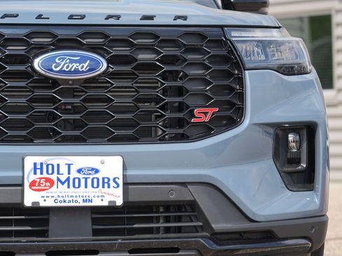 Used 2025 Ford Explorer ST w/ Sun And Sound Package AWD/4WD image 11