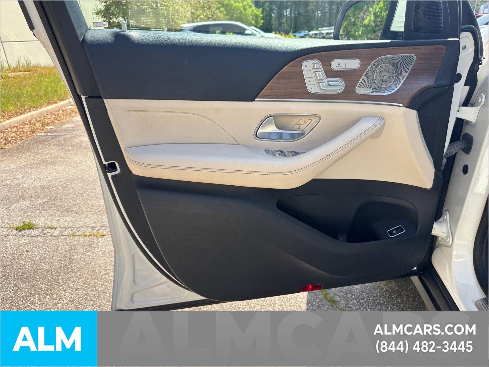 Used 2023 Mercedes-Benz GLE 350 4MATIC w/ Premium Package image 11
