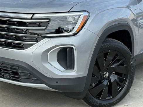 New 2026 Volkswagen Atlas SE image 2