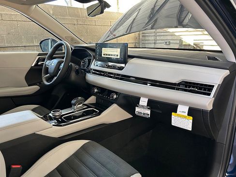 New 2026 Mitsubishi Outlander SE image 26