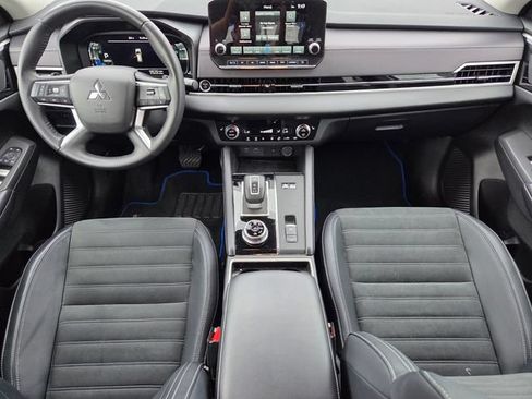 Used 2025 Mitsubishi Outlander SE AWD/4WD image 11