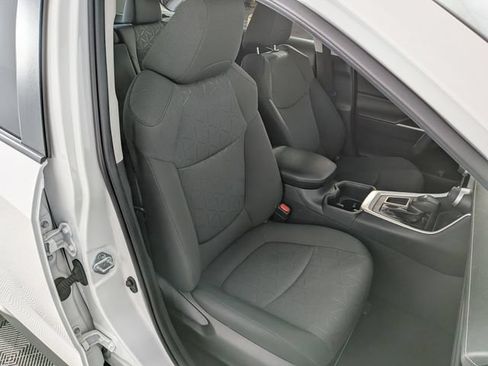 Used 2024 Toyota RAV4 XLE FWD image 28