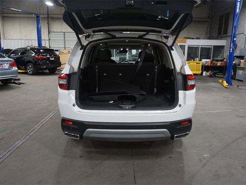 Used 2025 Honda Pilot Touring image 19