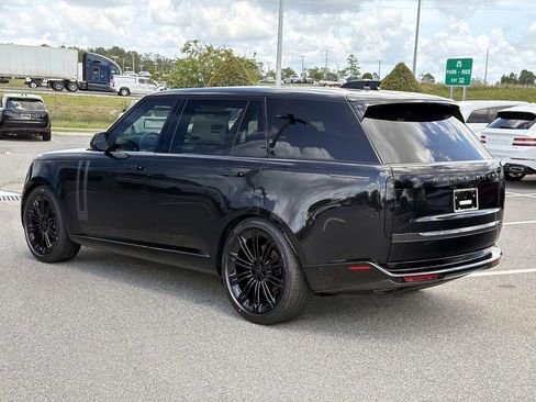 New 2026 Land Rover Range Rover Long Wheelbase SE AWD/4WD image 3