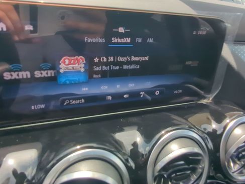 New 2025 Mercedes-Benz GLA 250 4MATIC image 6