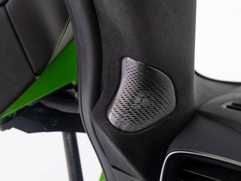 Used 2025 McLaren Artura Spider RWD image 24