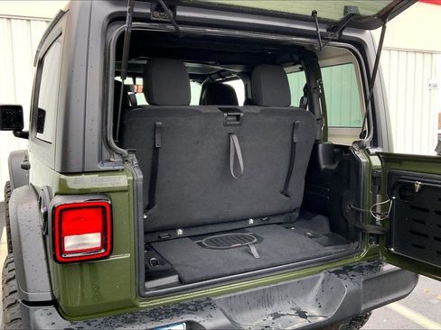 Used 2021 Jeep Wrangler Willys image 23