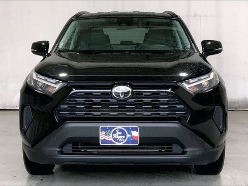 Used 2024 Toyota RAV4 XLE FWD image 2