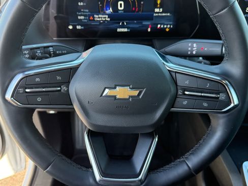Used 2026 Chevrolet Equinox LT FWD image 18