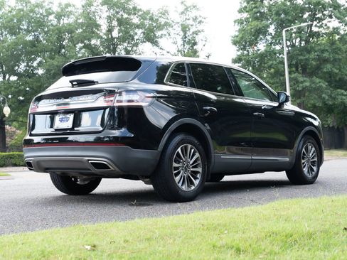 Used 2021 Lincoln Nautilus Reserve FWD image 5