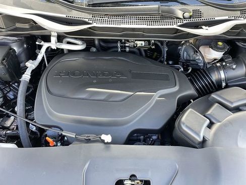 New 2026 Honda Odyssey Touring image 9