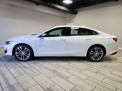 Used 2023 Chevrolet Malibu LT FWD image 2
