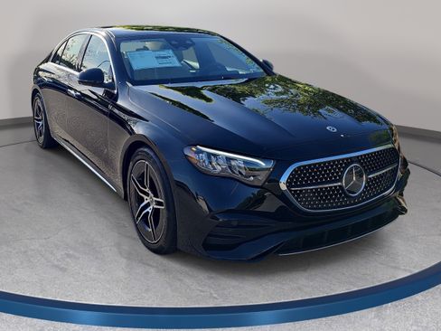 New 2026 Mercedes-Benz E 350 4MATIC Sedan image 3