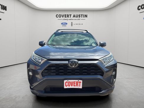 Used 2019 Toyota RAV4 XLE w/ Convenience Package FWD image 8