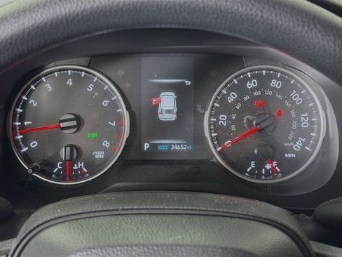 Used 2022 Toyota RAV4 LE image 10