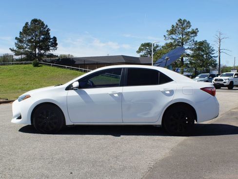 Used 2018 Toyota Corolla LE image 8