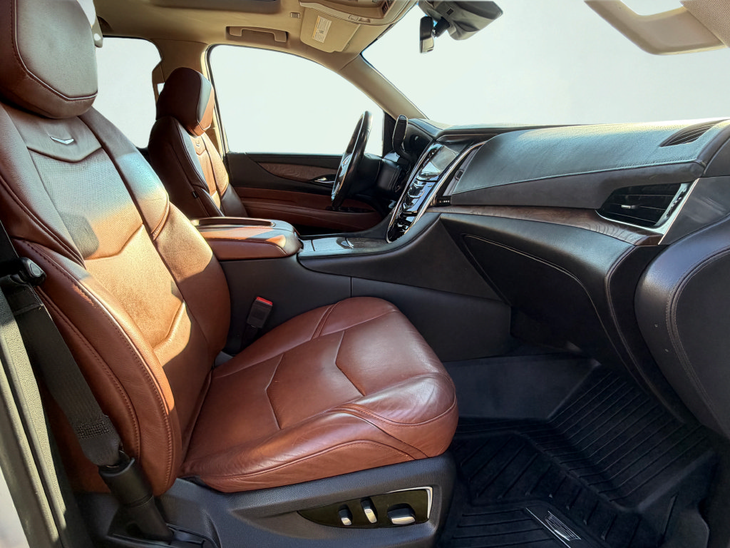 Used 2019 Cadillac Escalade Premium Luxury AWD/4WD image 51