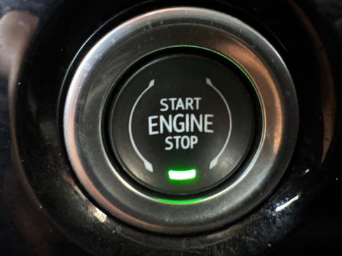 Used 2024 GMC Sierra 1500 SLT image 33