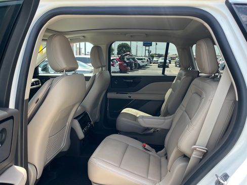 Used 2022 Lincoln Aviator Reserve w/ Equipment Group 201A RWD image 9