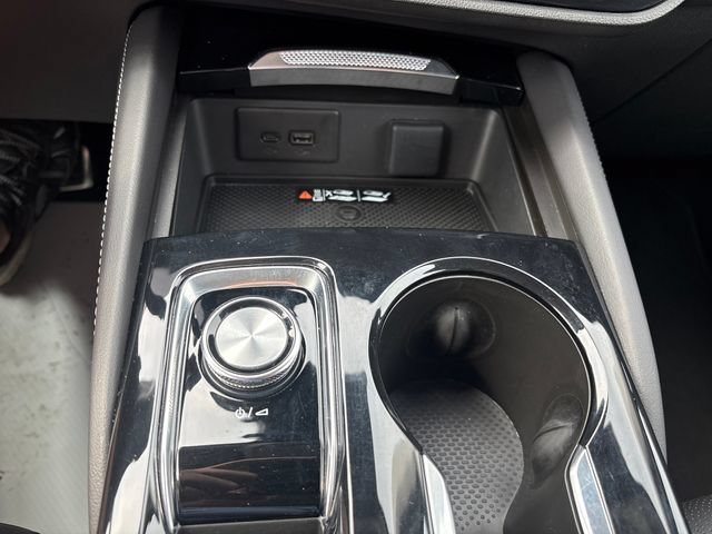 Used 2025 Buick Envision Sport Touring AWD/4WD image 17