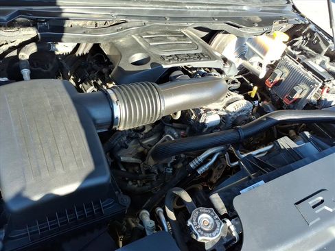 Used 2019 RAM 1500 Laramie image 18