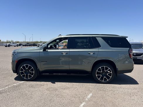 Used 2023 Chevrolet Tahoe RST AWD/4WD image 2
