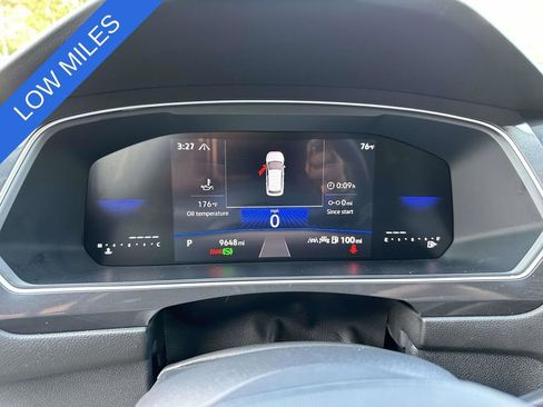 Used 2024 Volkswagen Tiguan SE image 25