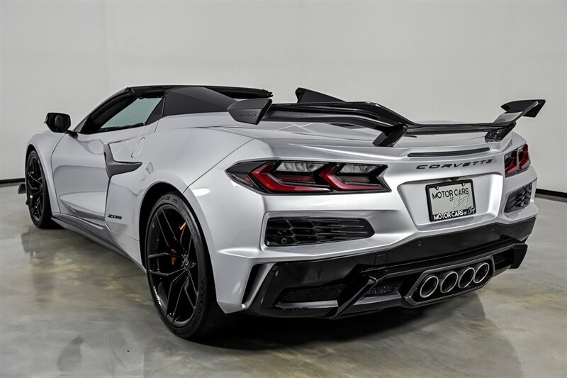 Used 2026 Chevrolet Corvette Z06 RWD image 7
