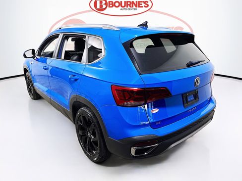 Used 2022 Volkswagen Taos SE AWD/4WD image 7