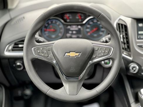 Used 2018 Chevrolet Cruze LT w/ Convenience Package image 34