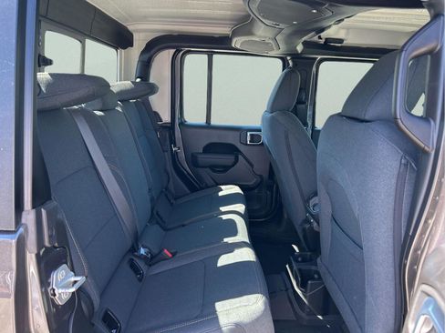 New 2026 Jeep Gladiator Sport image 13