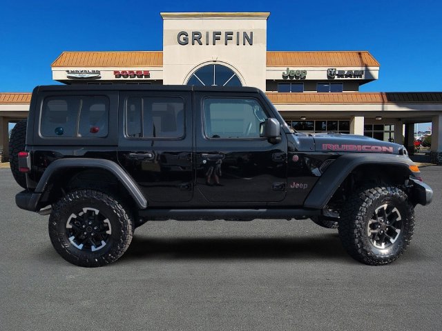Used 2025 Jeep Wrangler Unlimited Rubicon AWD/4WD image 3