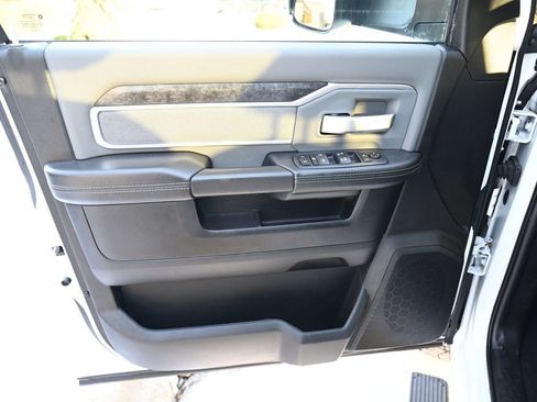 Used 2020 RAM 2500 Big Horn w/ Level 1 Equipment Group image 15