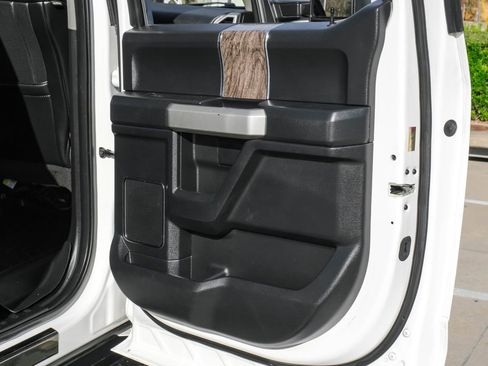 Used 2019 Ford F250 Lariat w/ Lariat Ultimate Package image 49