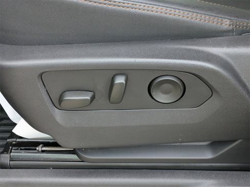 Used 2024 GMC Sierra 2500 AT4 image 20