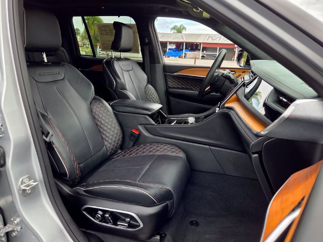 Used 2024 Jeep Grand Cherokee Summit AWD/4WD image 18