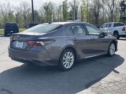 Used 2021 Toyota Camry LE image 5