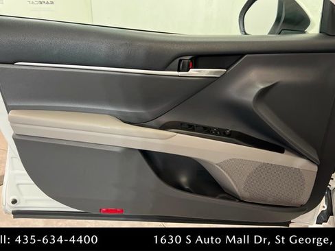 Used 2022 Toyota Camry SE image 14